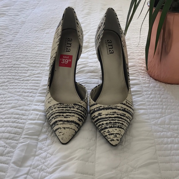 A.N.A pointed toe heels - Picture 2 of 4